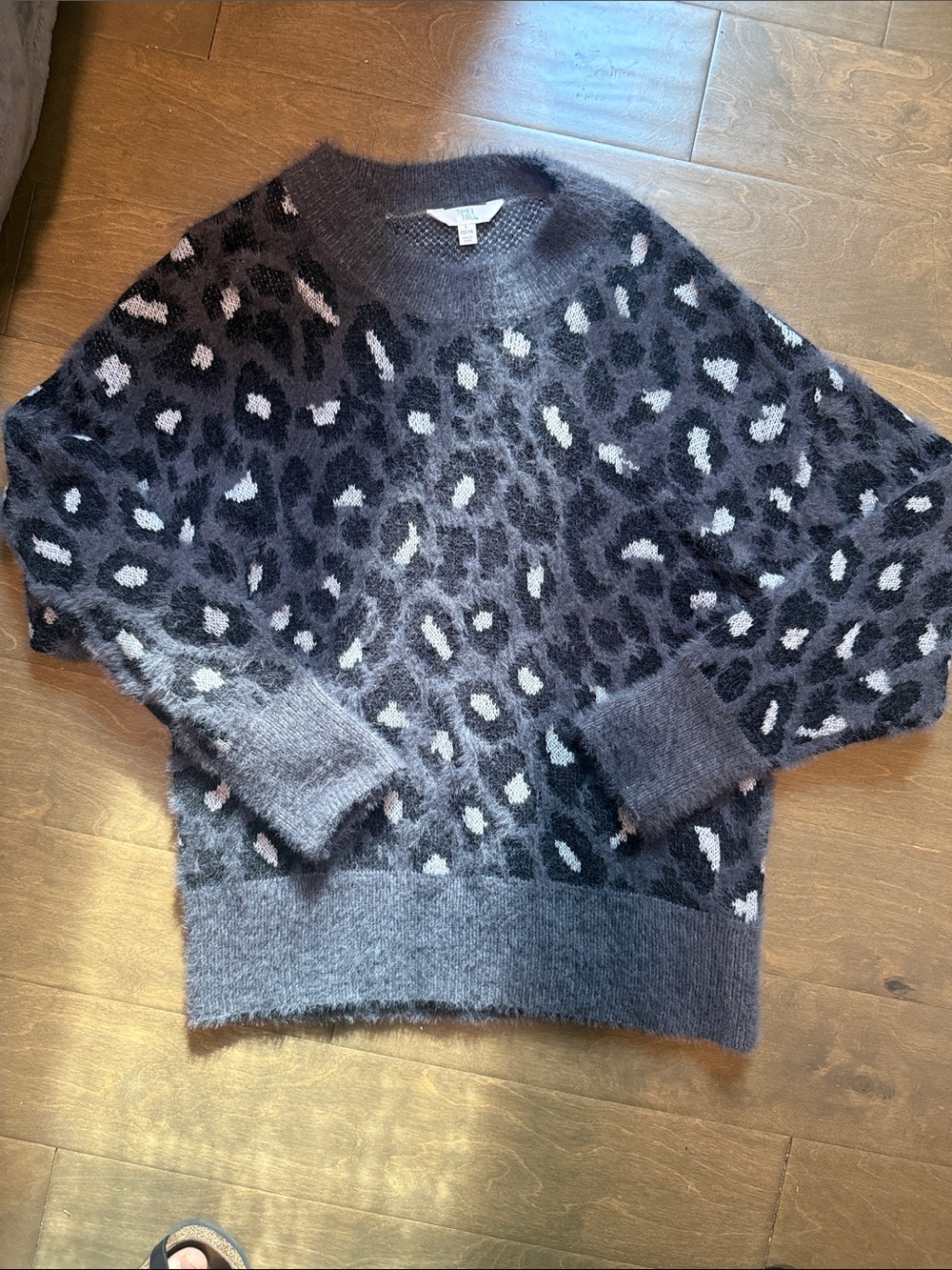 Fuzzy Leopard-Print Crewneck Sweater in Charcoal and Light Gray - Women